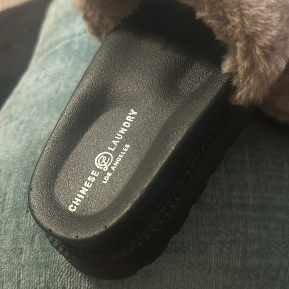 Chinese laundry slides - Picture 2 of 5